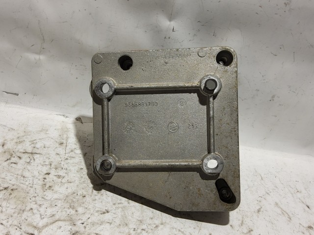 Peugeot 207 2006-2014 Tartóbakok Használt alubak Klímakompresszor tartó  