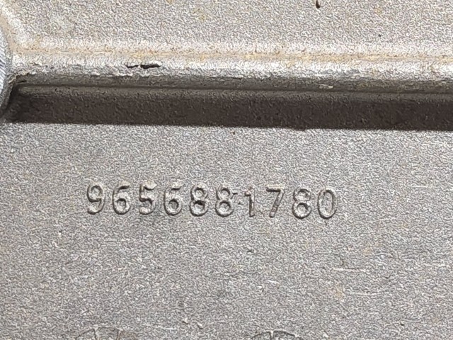 Peugeot 207 2006-2014 Tartóbakok Használt alubak Klímakompresszor tartó  