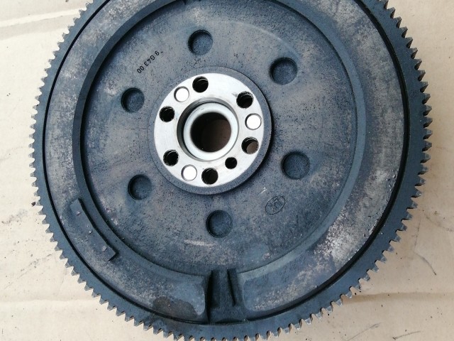 Fiat Linea 2007-2017 Lendkerék 1.4Tjet Használt két tömegű