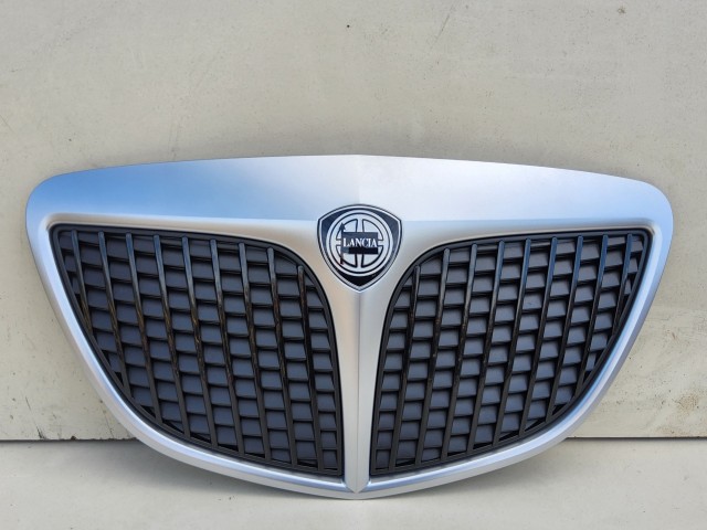 192006 Lancia Ypsilon II.  2003-2011 2003-2011 Díszrács Használt első