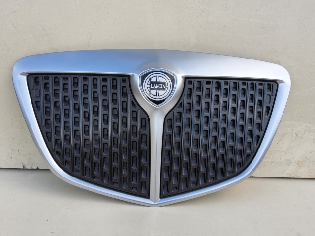 192005 Lancia Ypsilon II.  2003-2011 2003-2011 Díszrács Használt első