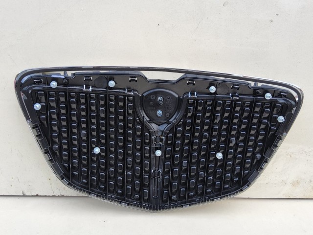 192157 Lancia Ypsilon II.  2003-2011 2003-2011 Díszrács Használt Első