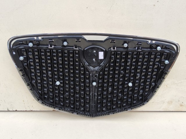 192166 Lancia Ypsilon II.  2003-2011 2003-2011 Díszrács Használt első