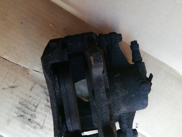 Fiat Linea 2007-2017 Féknyereg Használt Bal első Hűtött tárcsás