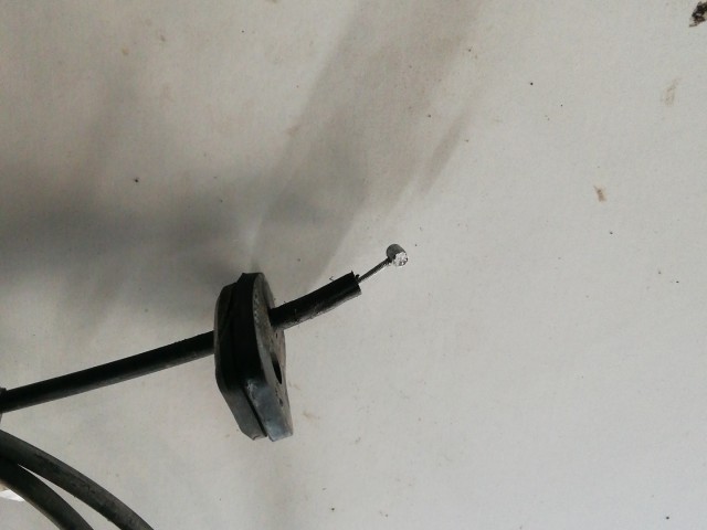 Fiat Linea 2007-2017 Motorháztető nyitó bovden Használt 