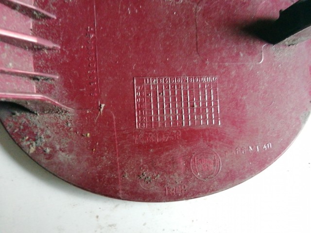 Fiat Linea 2007-2017 Tankajtó Használt  bordó