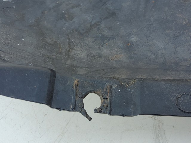 Fiat Punto II. 1999-2003 1999-2003 Kerékjárati dobbetét Használt bal hátsó A képen látható állapotban