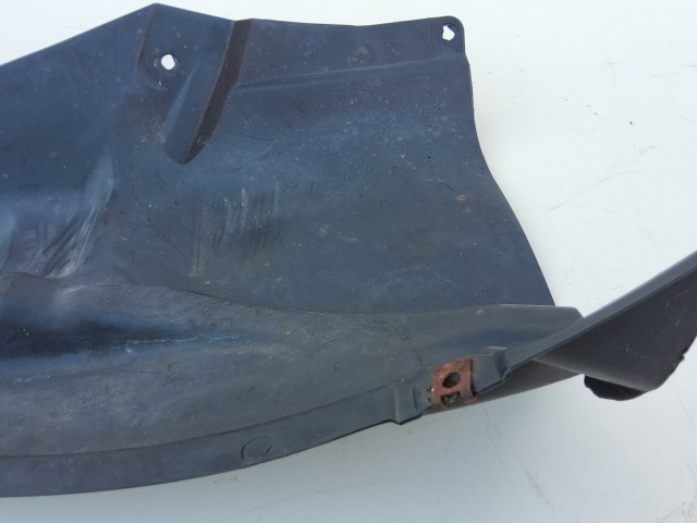 Fiat Punto II. 1999-2003 1999-2003 Kerékjárati dobbetét Használt bal hátsó A képen látható állapotban