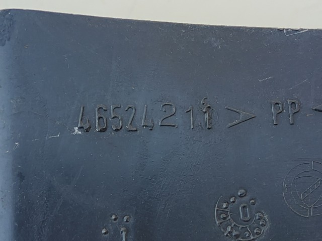 Fiat Punto II. 1999-2003 1999-2003 Kerékjárati dobbetét Használt bal hátsó A képen látható állapotban