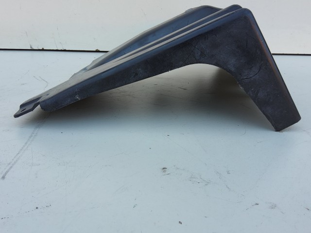 Fiat Linea 2007-2017 Kerékjárati dobbetét Használt  jobb első