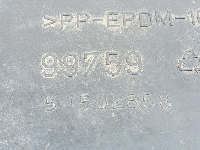 Alfa Romeo 159 2005-2011 jobb hátsó alsó karosszéri védő öszkerekes kivitelhez 50502858