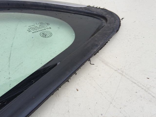 192998 Alfa Romeo MiTo 2008-2018 jobb hátsó fix üveg, krómcsikos kivitel
