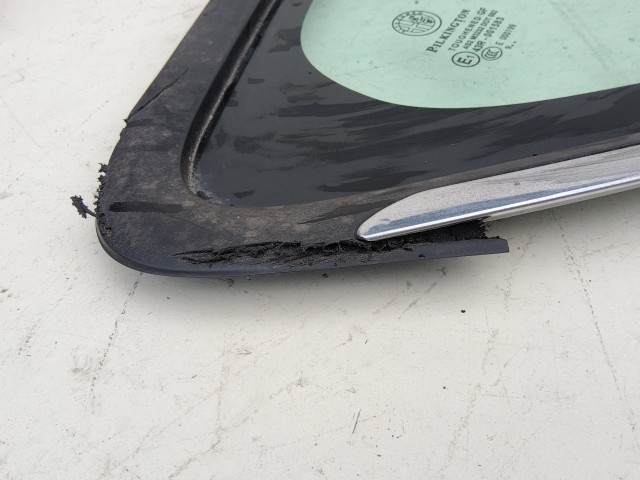 192998 Alfa Romeo MiTo 2008-2018 jobb hátsó fix üveg, krómcsikos kivitel