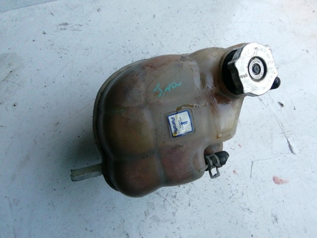 Fiat Freemont 2011-2015 Kiegyenlítő tartály Használt   