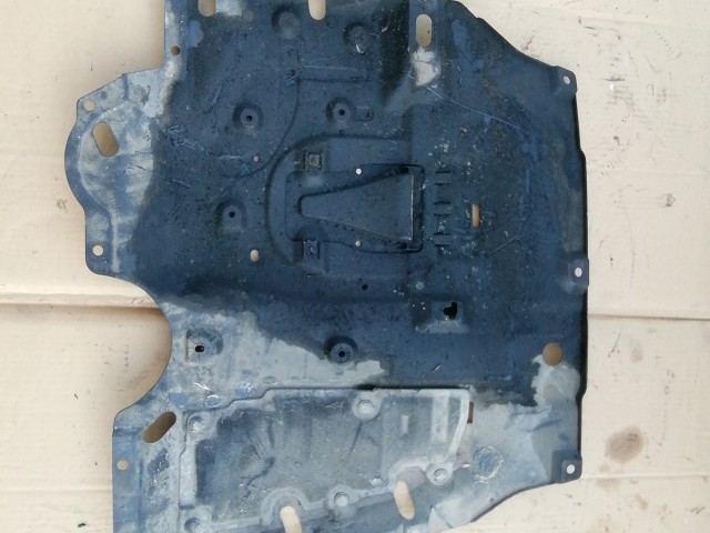 Peugeot 4007 2007-2012 Alsó motor védő Használt  alsó középső