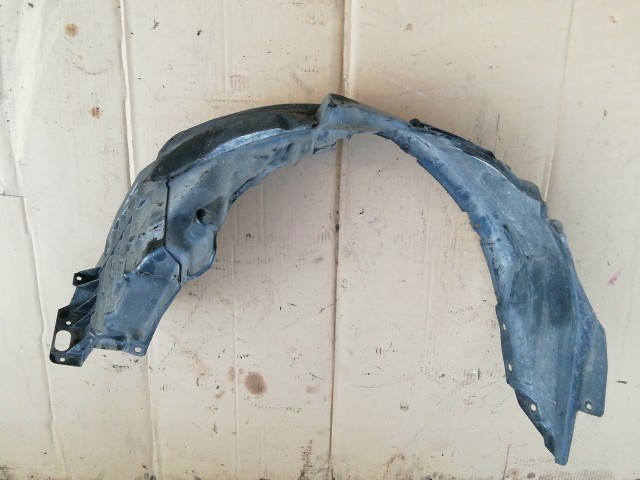 Peugeot 4007 2007-2012 jobb első Kerékjárati dobbetét 5370A436