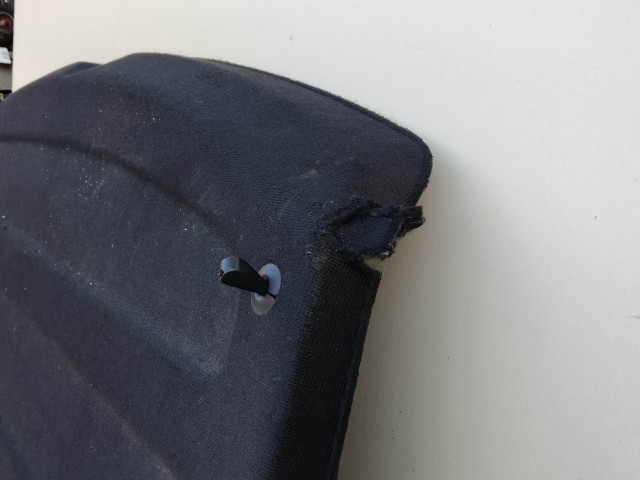 193048 Lancia Delta 2008-2014 Kalaptartó a képen látható sérüléssel!!!