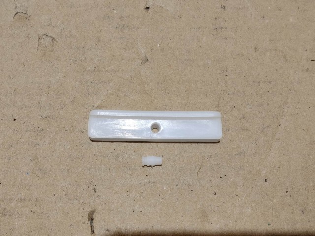 Alfa Romeo, Fiat, Lancia utángyártott új, Üveg vezető műanyag 46776048