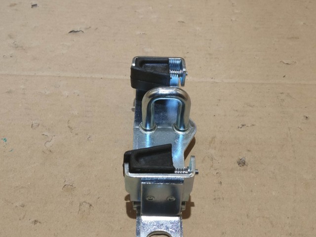 Fiat Doblo 2000-2009 utángyártott új, csomagtérajtó zár ellendarab a hátfalon, felnyíló ajtós  kivitelhez 51810088