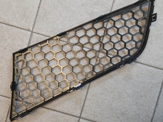 Alfa Romeo MiTo 2008-2013 utángyártott új, jobb alsó díszrács 156084787