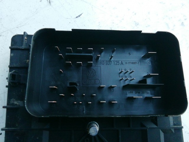 Volkswagen Tiguan 2007-2018 2007-2017 Biztosítéktábla  Használt  külső