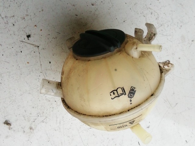 Volkswagen Tiguan 2007-2018 2007-2017 Kiegyenlítő tartály Használt   