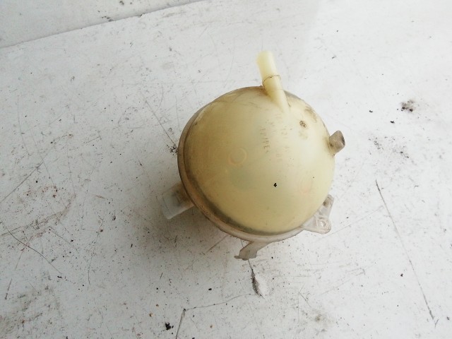 Volkswagen Tiguan 2007-2018 2007-2017 Kiegyenlítő tartály Használt   