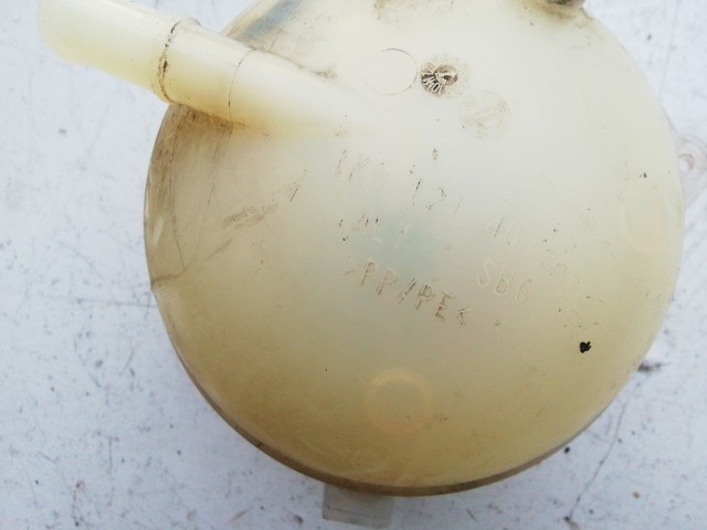 Volkswagen Tiguan 2007-2018 2007-2017 Kiegyenlítő tartály Használt   