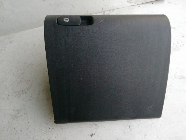 Volkswagen Tiguan 2007-2018 2007-2017 Kesztyűtartó ajtó Használt  Fekete 