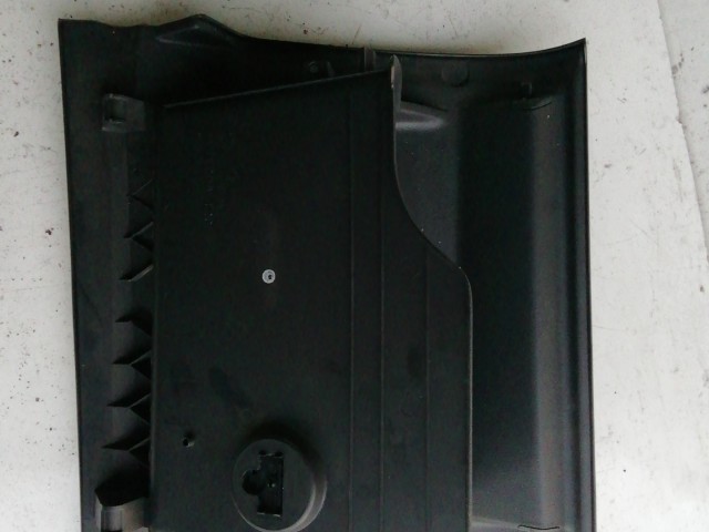 Volkswagen Tiguan 2007-2018 2007-2017 Kesztyűtartó ajtó Használt  Fekete 