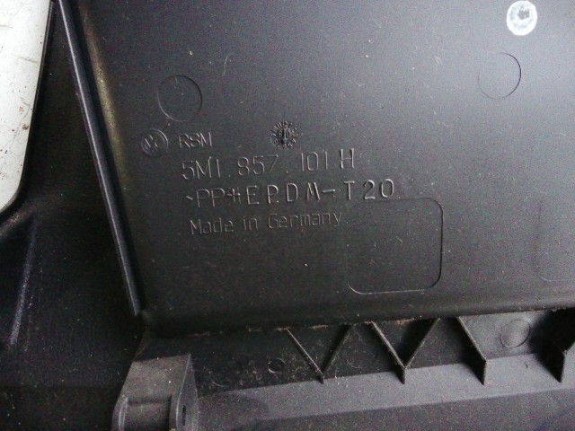 Volkswagen Tiguan 2007-2018 2007-2017 Kesztyűtartó ajtó Használt  Fekete 