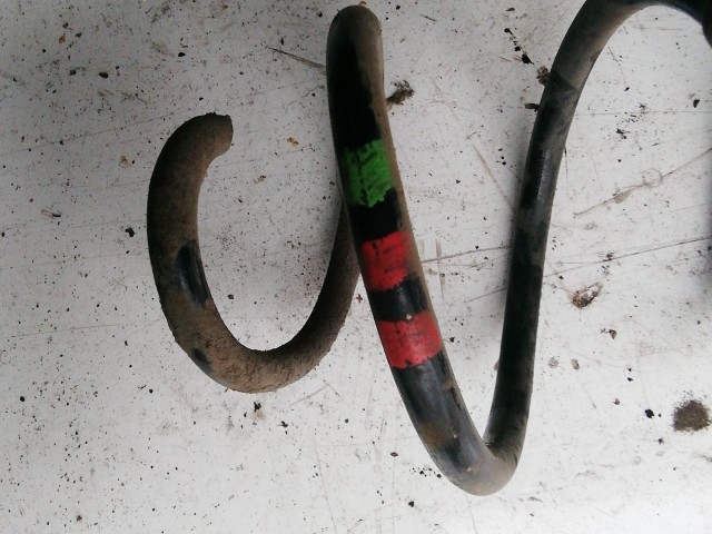 Volkswagen Tiguan 2007-2018 2007-2017 Rugó Használt  Zöld Piros Piros első