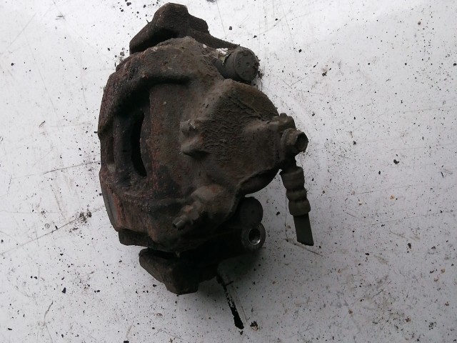 Volkswagen Tiguan 2007-2018 2007-2017 Féknyereg Használt  Bal első Hűtött tárcsás