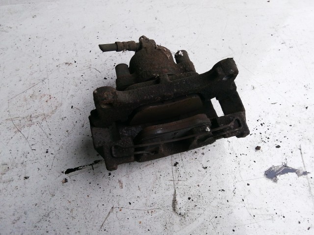 Volkswagen Tiguan 2007-2018 2007-2017 Féknyereg Használt  Bal első Hűtött tárcsás