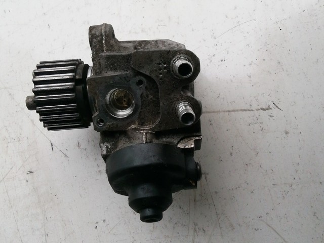 Volkswagen Tiguan 2007-2018 2007-2017 Nagynyomású üzemanyag szivattyú  Használt   