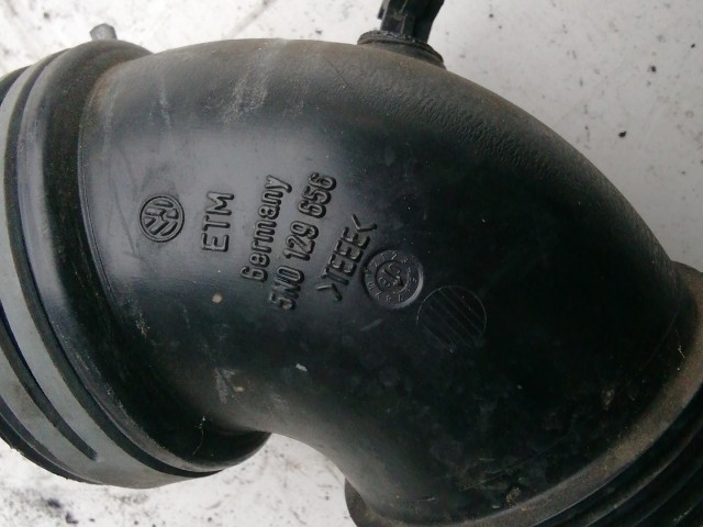 Volkswagen Tiguan 2007-2018 2007-2017 Levegőcső  Használt  légszűrőházból a szívócsonkba 