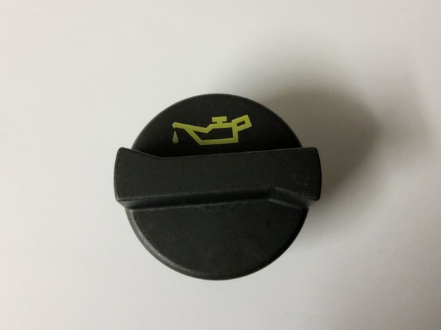 Alfa Romeo, Fiat, Lancia, Jeep utángyártott új olajbetöltő sapka 55222036