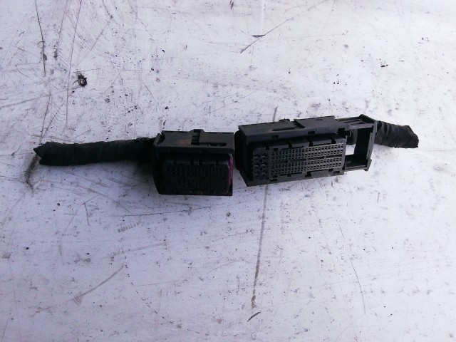 Volkswagen Tiguan 2007-2018 2007-2017 Elektromos csatlakozó Használt  Motorvezérlő