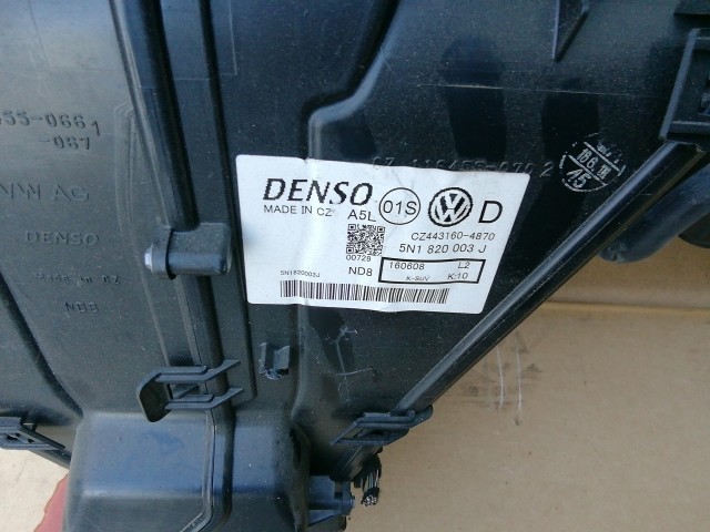 195950 Volkswagen Tiguan 2007-2018 digit klímás fűtésboksz 5N1820003J