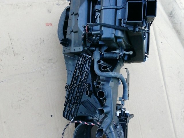 195950 Volkswagen Tiguan 2007-2018 digit klímás fűtésboksz 5N1820003J