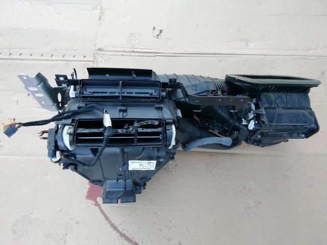 195950 Volkswagen Tiguan 2007-2018 digit klímás fűtésboksz 5N1820003J