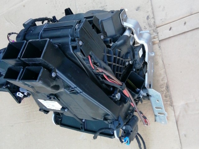 195950 Volkswagen Tiguan 2007-2018 digit klímás fűtésboksz 5N1820003J