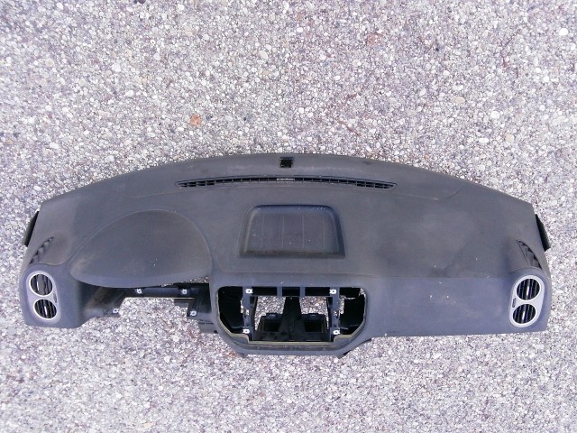 Volkswagen Tiguan 2007-2018 2007-2017 Műszerfal párna Használt  