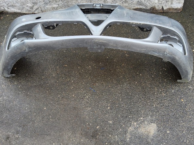 181063 Alfa Romeo Giulietta 2010-2016 első lökhárító, a képen látható javítással 