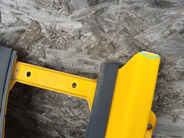 193268 Iveco Daily 2002-2011 Sárvédő Használt  Jobb első Sárga 