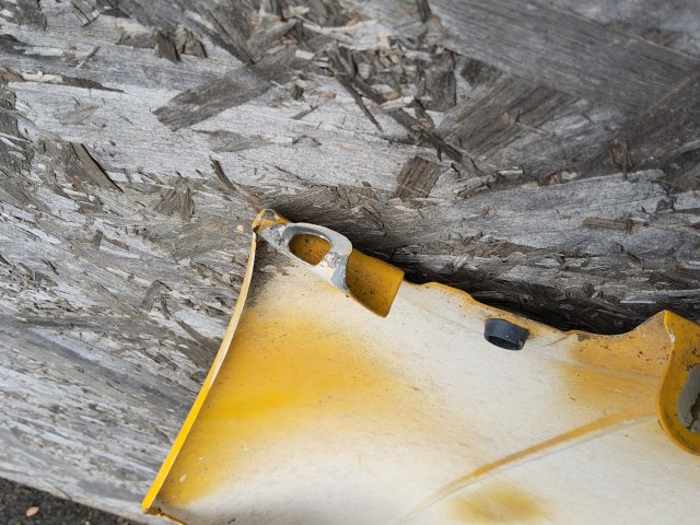 193268 Iveco Daily 2002-2011 Sárvédő Használt  Jobb első Sárga 