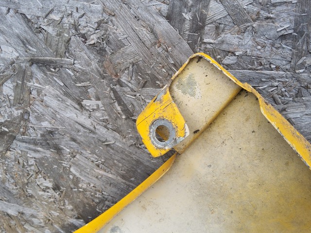 193269 Iveco Daily 2002-2011 Sárvédő Használt  Bal első Sárga 