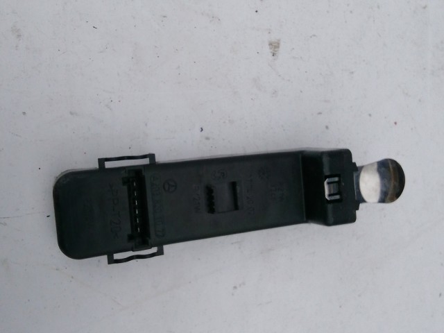 Mercedes Benz C-Class W203 2001-2008 Izzó foglalat Használt  bal hátsó