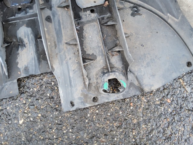 193274 Mercedes Benz B-Class parkszenzoros, első lökhárító, a képen látható sérüléssel