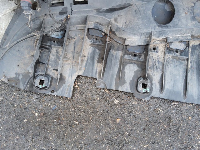 193274 Mercedes Benz B-Class parkszenzoros, első lökhárító, a képen látható sérüléssel